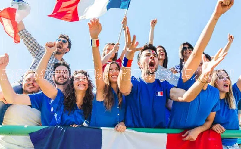 YY易游平台百度营销中心足球运动员惊艳展示：散开鞋袋技巧大揭秘！